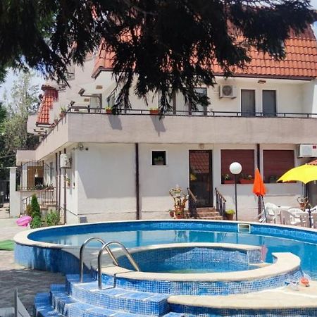 Family Hotel Saint Peter Saints Constantine and Helena Esterno foto
