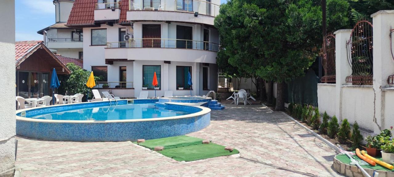 Family Hotel Saint Peter Saints Constantine and Helena Esterno foto